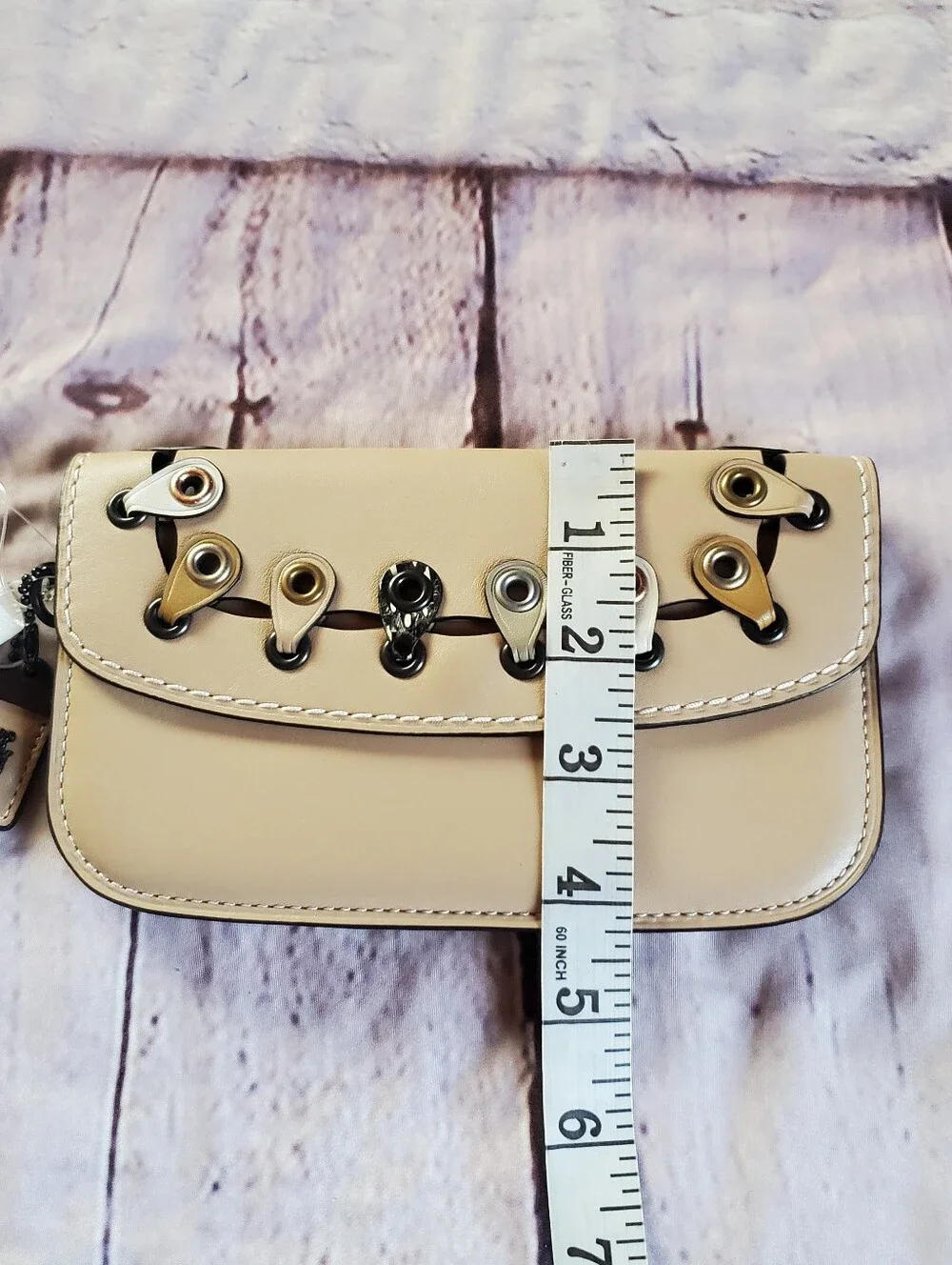 Coach chic beige